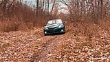 Xxx fickte eine heiße, schlanke Blondine mit einem elastischen Arsch im Wald und beendete Leggings. draußen snapshot 1