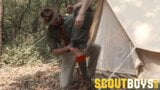 Gut bestückter Scoutmaster fickt jungen Scout ohne Gummi snapshot 3