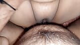 Desi Indische vrouw en man in eigengemaakte Desi seksvideo snapshot 12