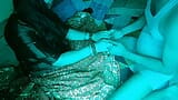 První svatební noc, manžel a manželka mají sex s hindským zvukem. snapshot 4