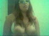 Latina con tette enormi in webcam snapshot 4