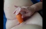 Carrot fucking BBW shaven pussy Milf snapshot 4