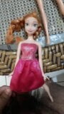 Unter meinem Kleid von meiner Barbie-Puppe snapshot 3