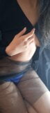Mladá milf indická dívka Lavisha ukazuje její velká prsa část i snapshot 1
