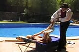 Soberba loira alemã seduzindo um pau duro no quintal snapshot 10