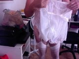 Cd en torsolette de encaje blanco -teddy- y show de bragas con semen snapshot 3