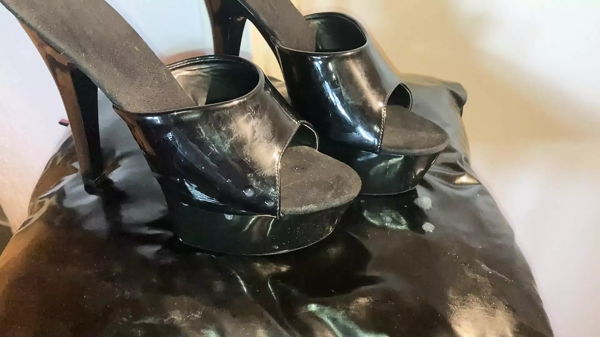 cum-on-shoes-compilation-4-german-gay-high-heels-amateur-porn-xhamster