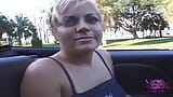 Tish reitet in meinem Cabrio um Titten herum snapshot 14