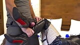 Bootjob, lederstiefel, footjob, sperma auf stiefeln, sperma auf füßen. Masturbation mit hohen absätzen snapshot 10