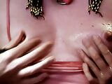 Sissy Sarah69 ha oliato tette piccole, maglietta bagnata snapshot 7