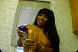 Splendida ragazza ebano scopata in bagno snapshot 4