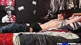 Emo twink masturba su gran polla sin cortar snapshot 4