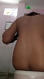 Bhabhi lavando el cabello desnudo snapshot 1