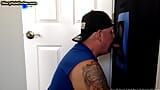 Gloryhole, halsfick DILF verwöhnt freund schwanz mit geschicktem mund snapshot 6