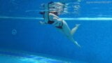 Sheril Blossom - la estrella porno más caliente de Rusia en la piscina snapshot 3