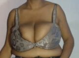 Enormi tette naturali mature in reggiseno, primo piano amatoriale snapshot 6