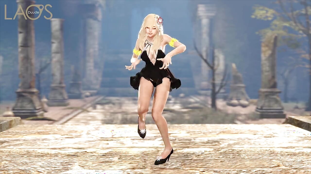 Sexy Young Blonde Dancing For Ya