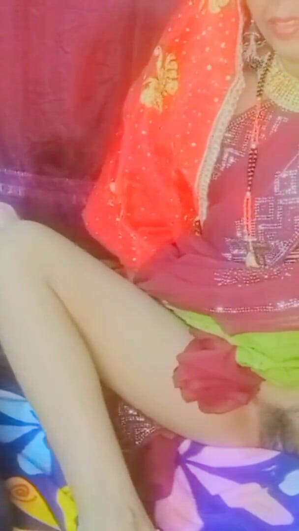 superbe-moment-de-le-mari-et-la-femme-d-un-village-desi-indien-ont