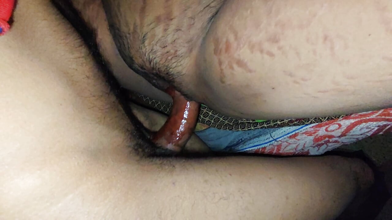 Fodi uma menina indiana a noite toda sem parar . disse-lhe o poder sexual de um garoto indiano.