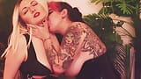 Dögös kanos leszbikus milfek nyáladznak és szopnak, punci orgazmust esznek! Arya Grander snapshot 12