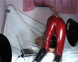 Amateur katarina con brillante traje de vinilo de pvc snapshot 3