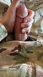 Üniformalı asker solider zonklayan sert yarağını sıvazlıyor ve üniformasına ve iç çamaşırına ateş ediyor! snapshot 8