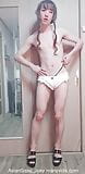 Asiático mariquita femboy muestra bulto snapshot 2