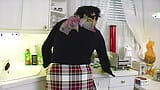 Dama alemana de tetas naturales follada duro en la cocina snapshot 3