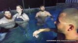 Gruppo di bbw matura alla festa in piscina snapshot 6