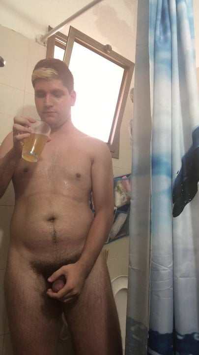 Purs kissa på min kropp och dricker den