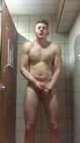 Chav lad wankin in gym showers snapshot 10