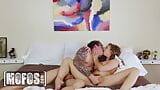 Lena Paul se entrega a uma foda sensual com o namorado e recebe uma creampie no final - mofos snapshot 9