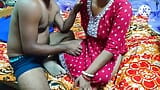 Devar Bhabhi Video di sesso notturno completo India Video in stile Desi snapshot 3