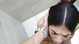 Einen Fick in der Dusche mit meiner Stiefschwester genießen snapshot 6