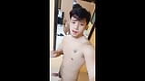 Asyalı genç oğlan gizli otelde mastürbasyon yapıyor snapshot 2