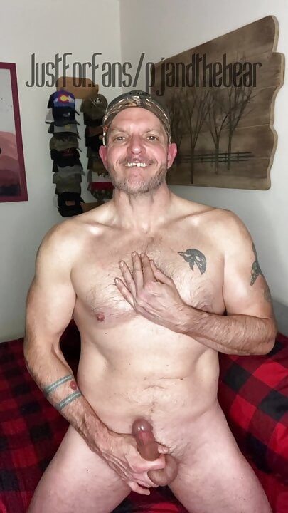 Muscle Bear Daddy Jack Off Session