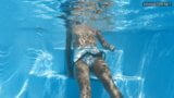 누드 수영하는 아름다운 금발 zazie skymm snapshot 15