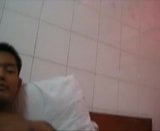 Guapo caliente joven macho masturbarse con la mano mamada cum snapshot 12