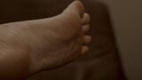 Neukbare malefeet tenen buigen voeten snapshot 1