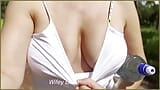 पत्नी को बिना ब्रा और पैंटी के चलने की हिम्मत मिलती है और वह अपने मस्त अद्भुत स्तनों को चमकाती है snapshot 9
