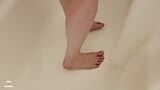 Regarder mes pieds sous la douche ? snapshot 10