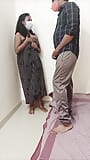 Chica tamil es follada y le da una mamada a un chico tamil Se necesitan auriculares. snapshot 3
