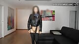 19-jarige brunette met grote kont doet haar eerste pornocasting snapshot 9