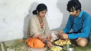 Pani puri kha kar maza aa gaya uske baad chudai kiya hd video xxx ...