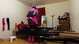 Aspettando la padrona in auto bondage - sissy maid snapshot 13