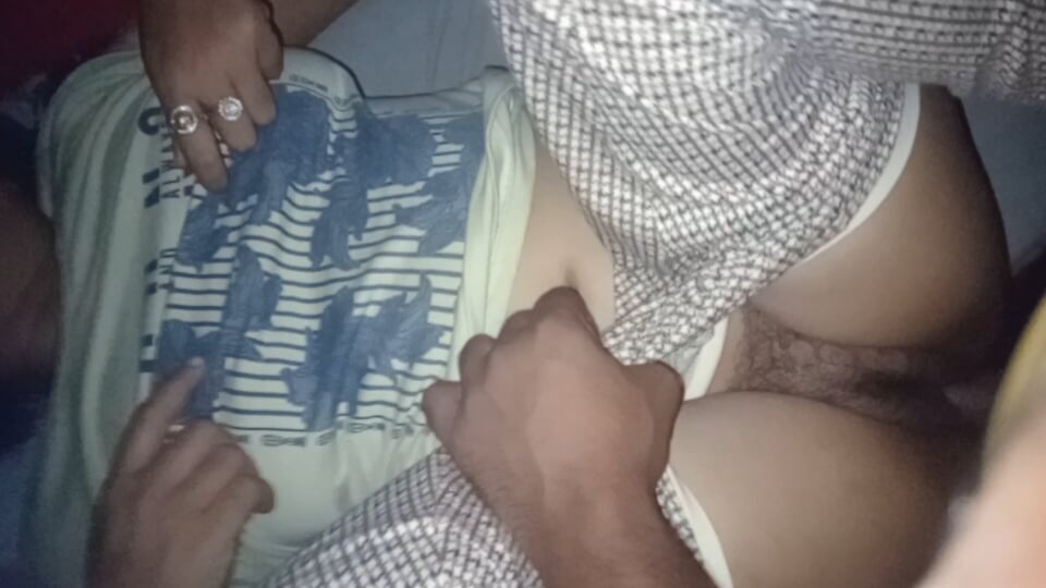 我的印度热辣妻子在早上被狠操