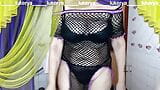 Lukerya merajut gaun jala erotis dan stoking dan menggoda penggemar di webcam, menarik dan menawan snapshot 1
