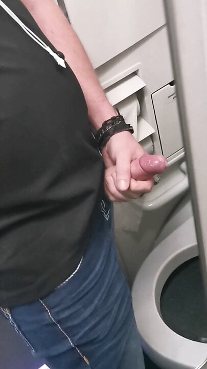 Airplane Jerk Off