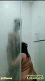 Індонезійська дівчина займається сексом у ванні snapshot 2