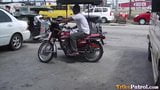 Trikepatrol - une Philippine se fait éjaculer sur le visage snapshot 4